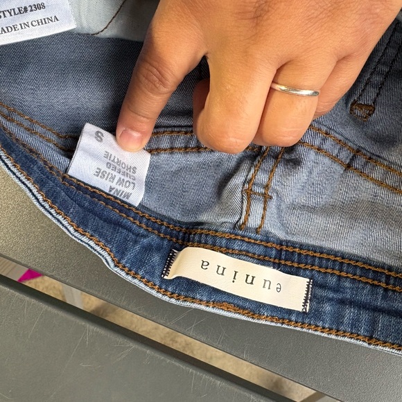 Eunina women’s mini low rise denim shorts - Picture 4 of 5